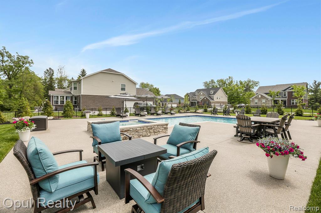 7484 HARDWOOD Circle, Canton, MI 48187 — Photo 54