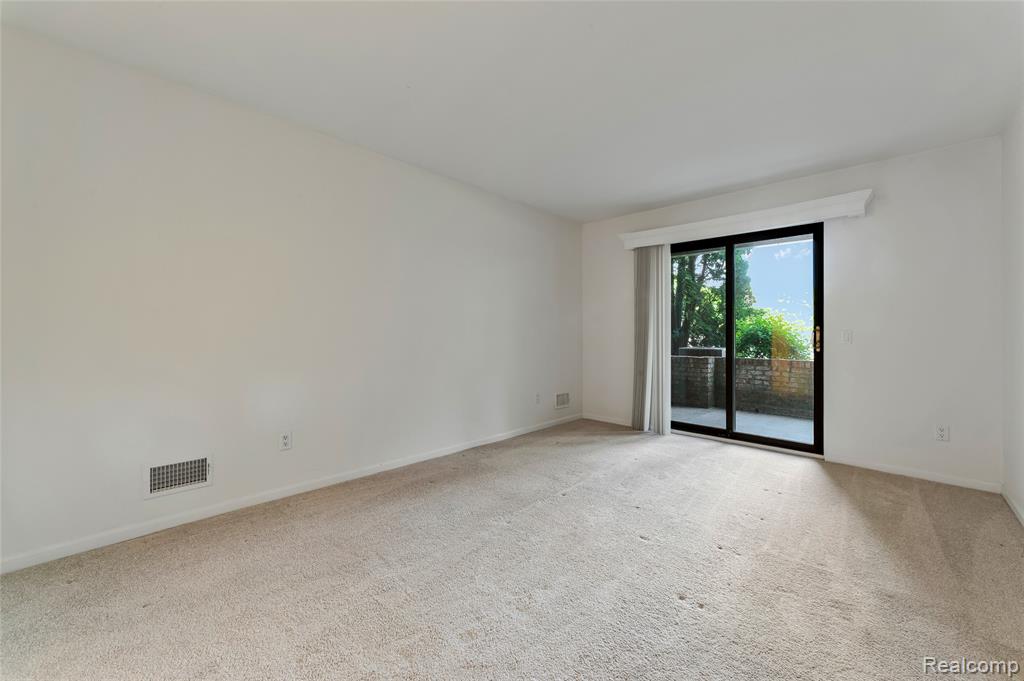21096 Boulder Circle, Northville, MI 48167 — Photo 32