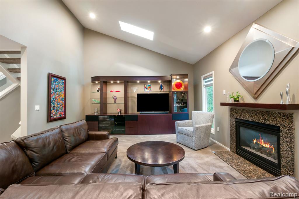 5775 Eastman Boulevard, West Bloomfield, MI 48323 — Photo 9