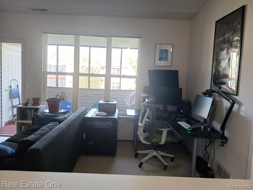 1495 FOX POINTE Circle, Ann Arbor, MI 48108 — Photo 5