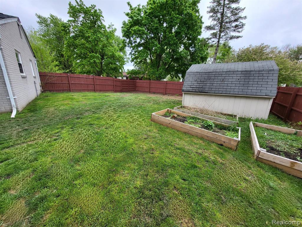 47880 ROLAND Street, Shelby Twp, MI 48317 — Photo 11