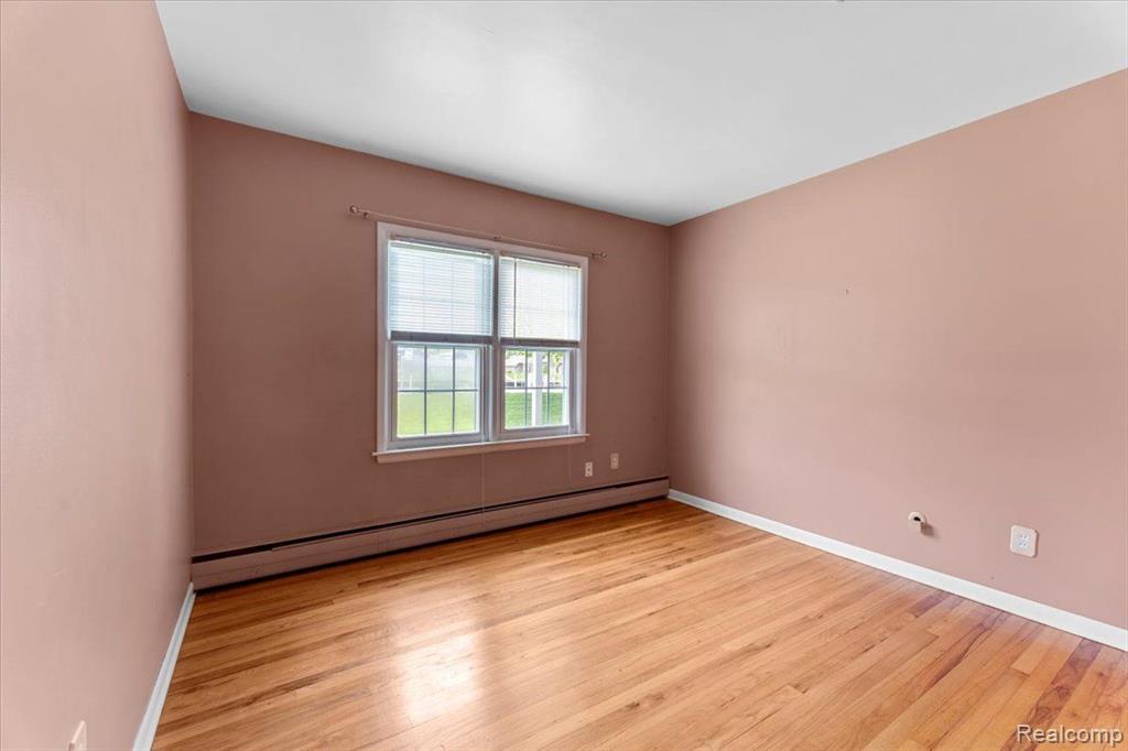 30617 YOUNG Drive, Gibraltar, MI — Photo 17