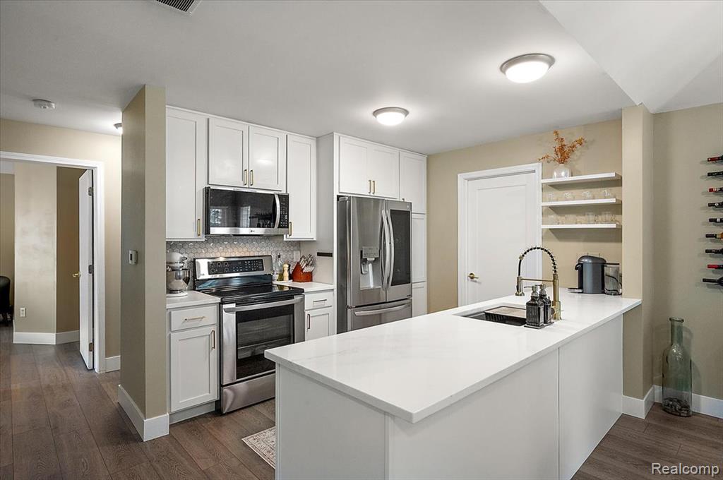 776 Amberly Drive, C, Waterford, MI 48328 — Photo 9