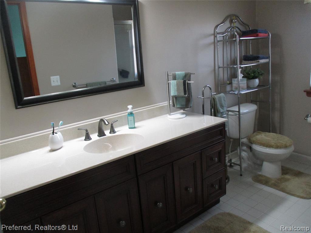 9153 Lakewood Drive, Whitmore Lake, MI 48189 — Photo 14