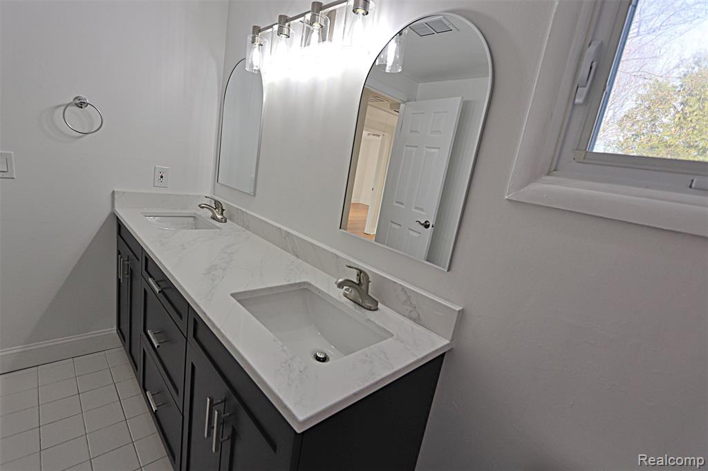 4739 Quarton Road, Bloomfield Hills, MI 48301 — Photo 22