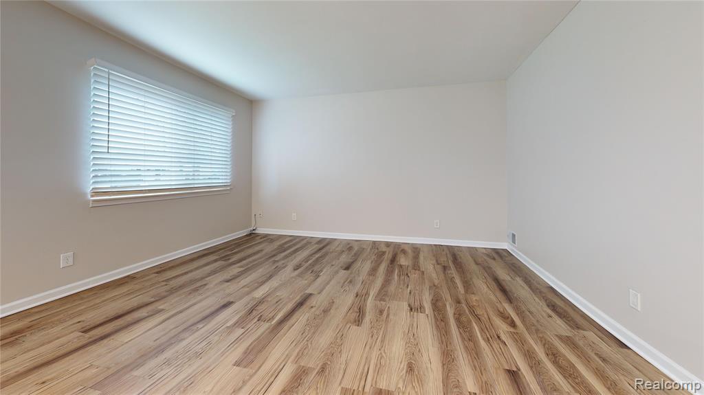 87 W Barrett Avenue, Madison Heights, MI 48071 — Photo 5