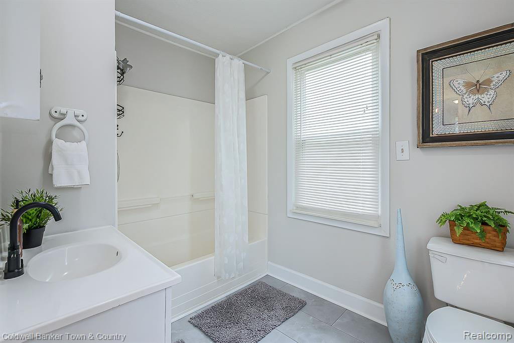 333 FAIRMOUNT Street, Whitmore Lake, MI 48189 — Photo 11