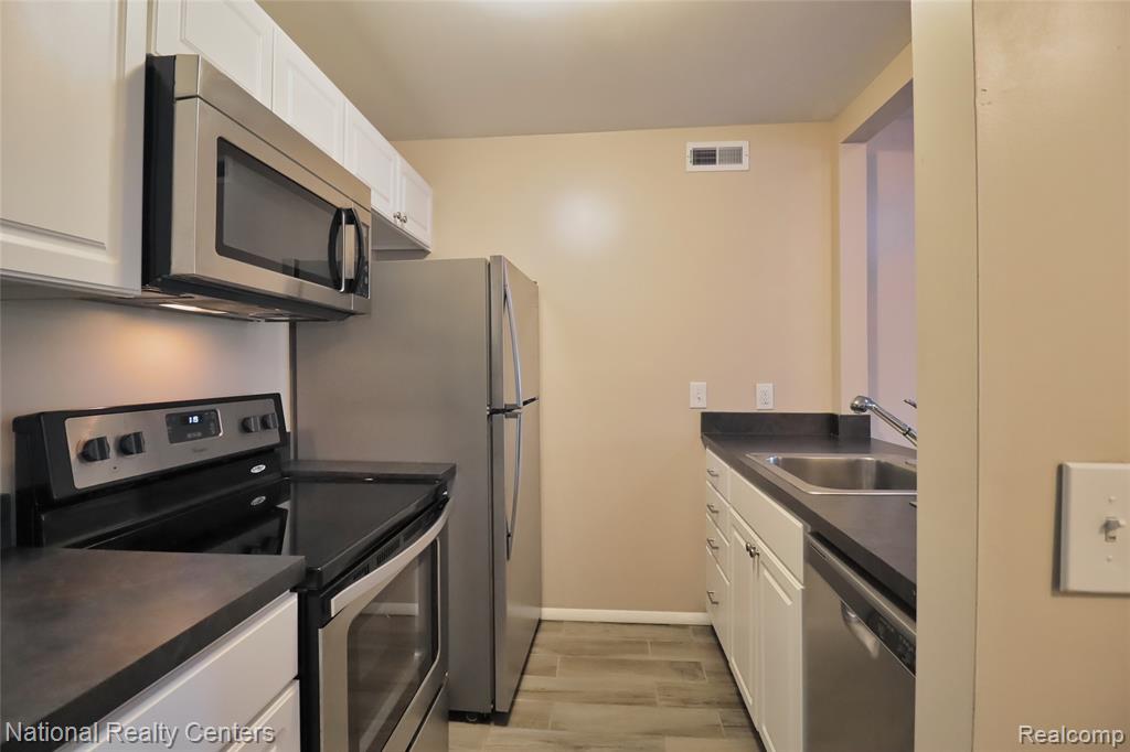 8711 Candlewood Trail, 5, Brighton, MI 48116 — Photo 10