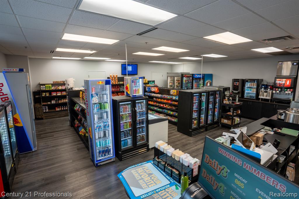 888 W Big Beaver - Troy Eatz Road, 112, Troy, MI 48084 — Photo 17