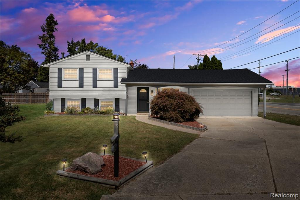 5516 Cleary Drive, Waterford, MI 48329 — front exterior