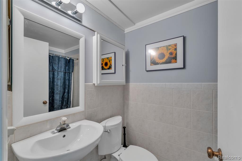 5772 Perrytown Drive, West Bloomfield, MI — Photo 33
