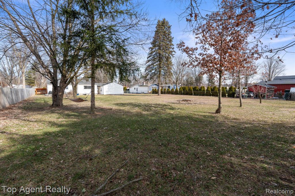 8608 Grace st Street, Shelby Twp, MI 48317 — Photo 25