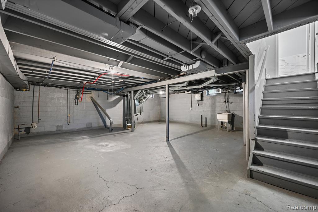 18126 Cathedral Street, Detroit, MI 48228 — Photo 23