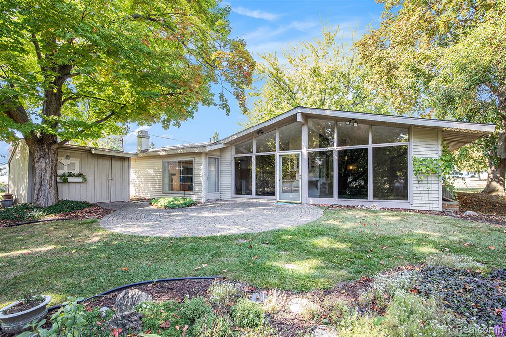 6284 Westview Drive, Grand Blanc, MI 48439 — Photo 24