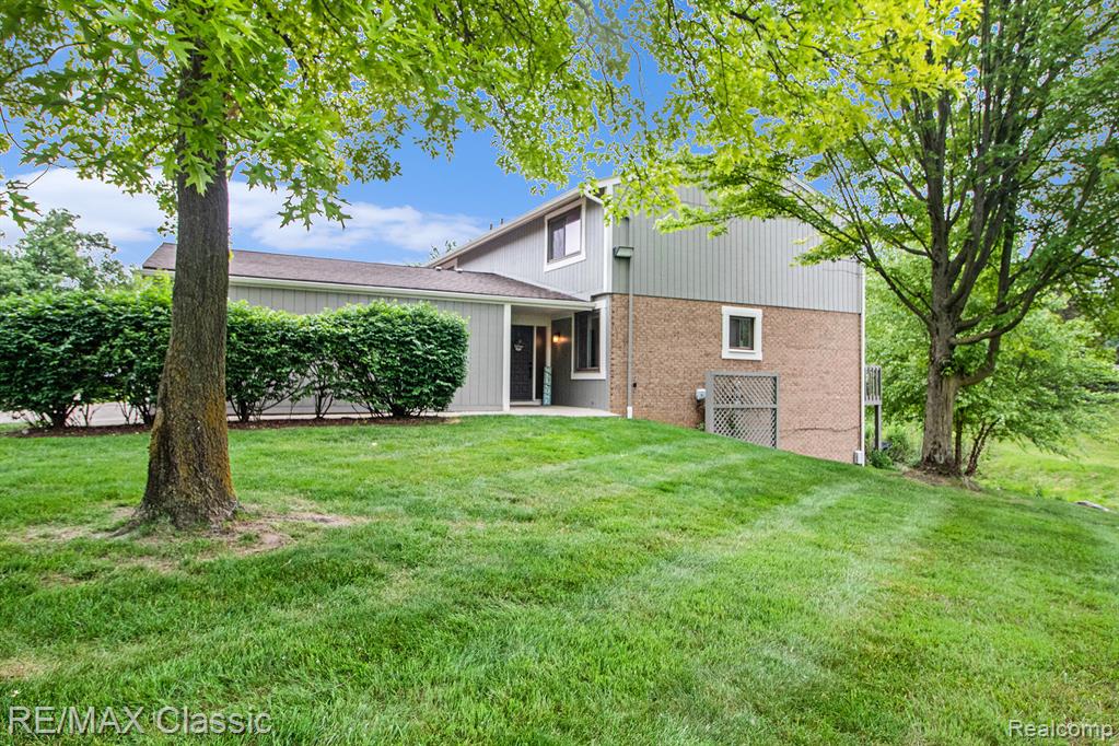 854 YORKTOWN Court, Northville, MI 48167 — Photo 23