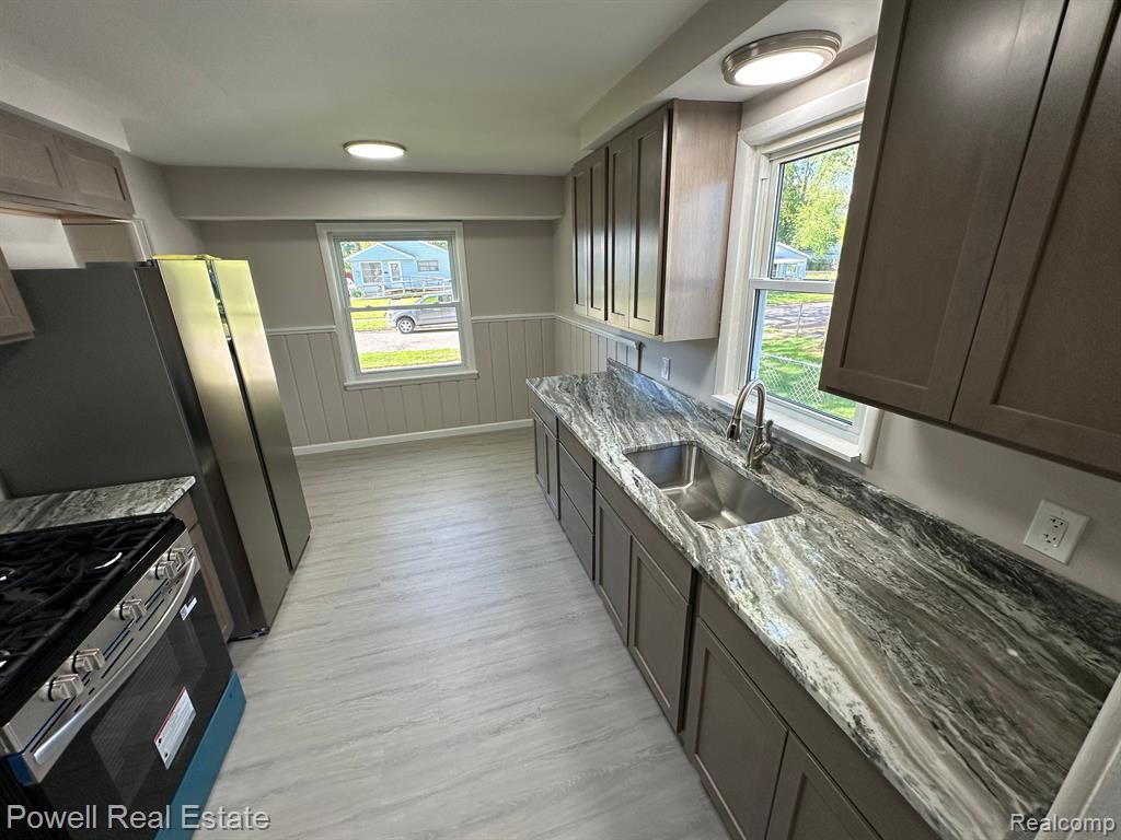 92 W PRINCETON Avenue, Pontiac, MI 48340 — Photo 10
