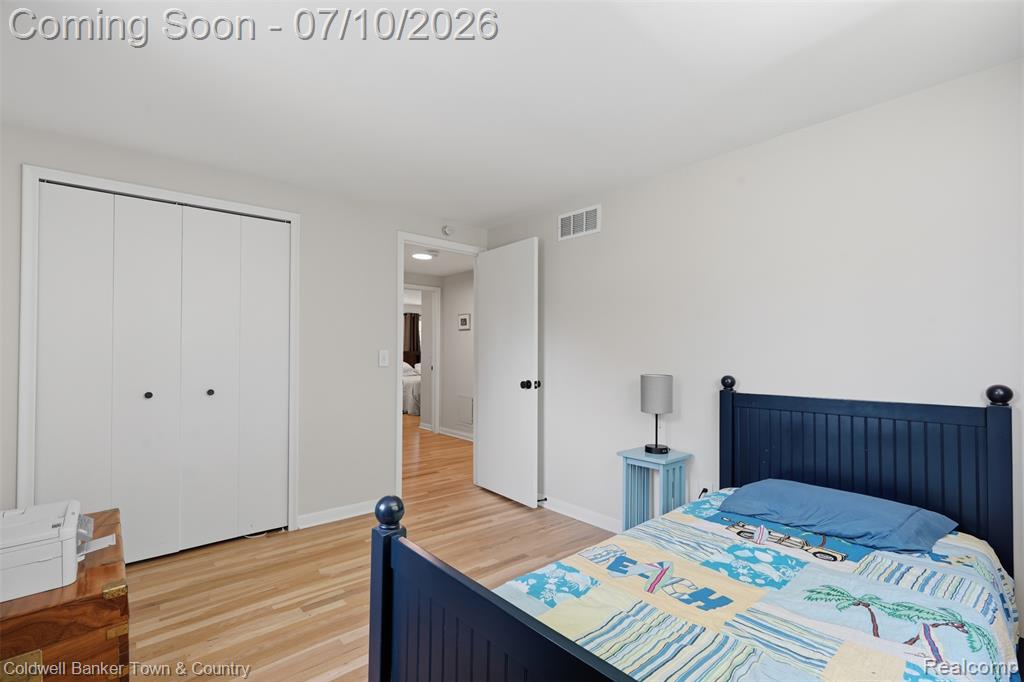 4301 Macqueen Drive, West Bloomfield, MI 48323 — Photo 32