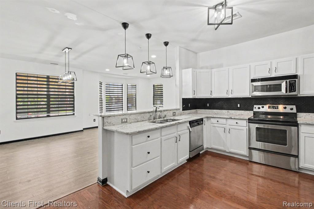 47547 Ormskirk Drive, Canton, MI 48188 — Photo 10
