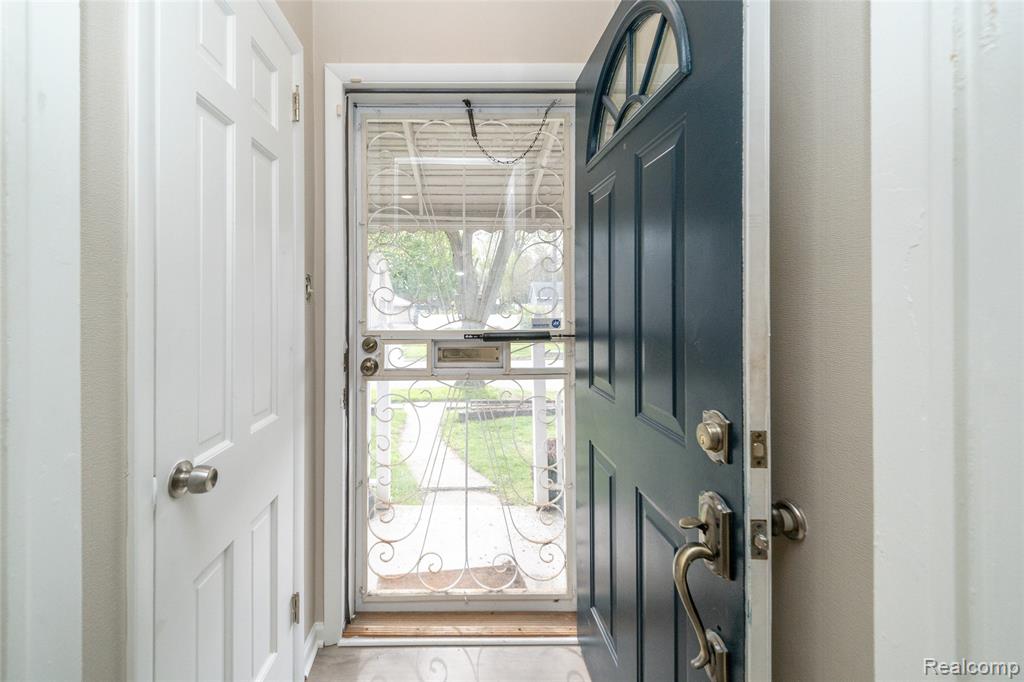 162 N Genesee Avenue, Pontiac, MI 48341 — Photo 14