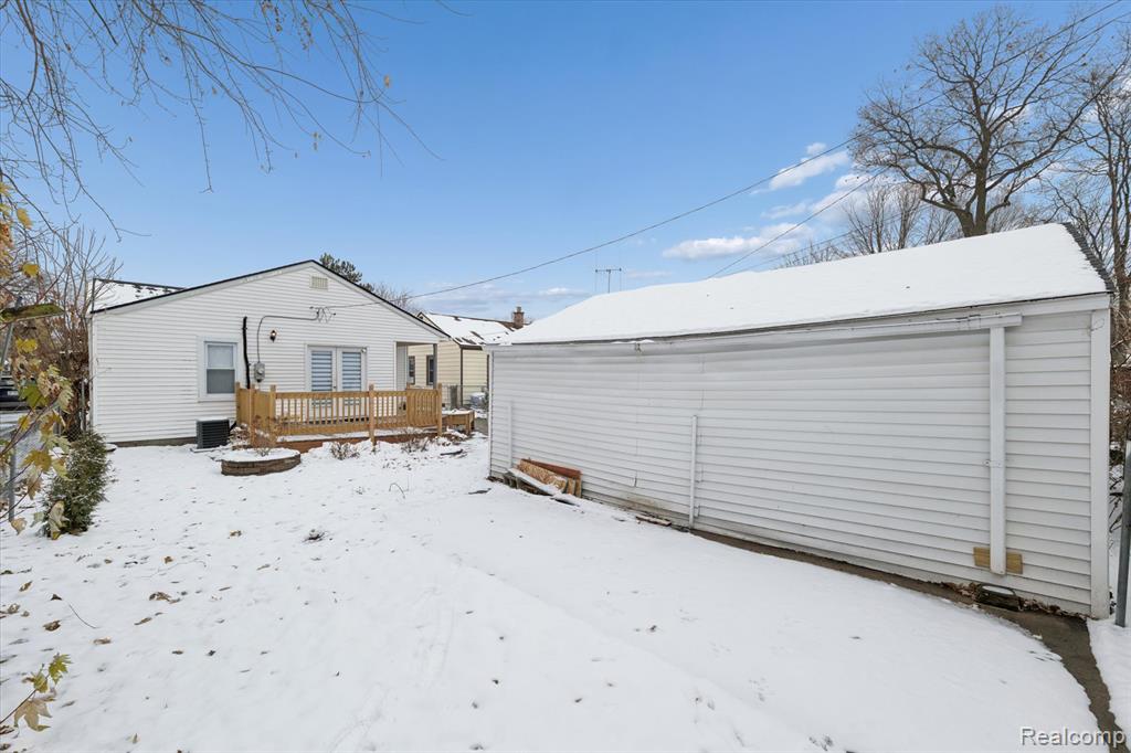 1004 E Otis Avenue, Hazel Park, MI 48030 — Photo 32