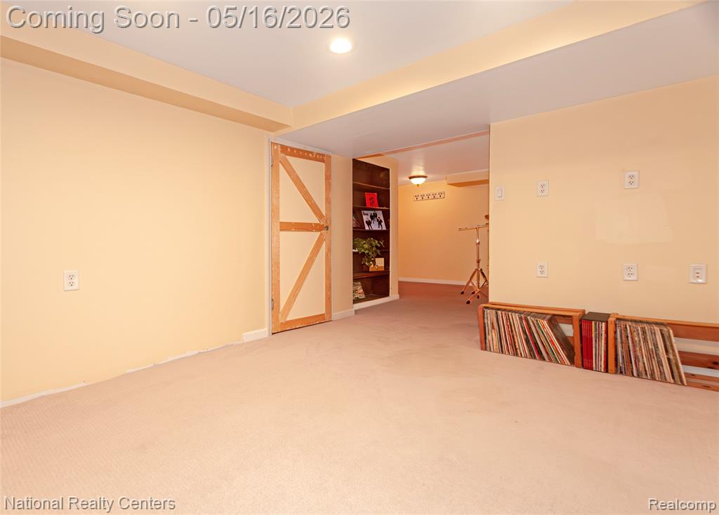 2446 Milverton Drive, Troy, MI 48083 — Photo 33
