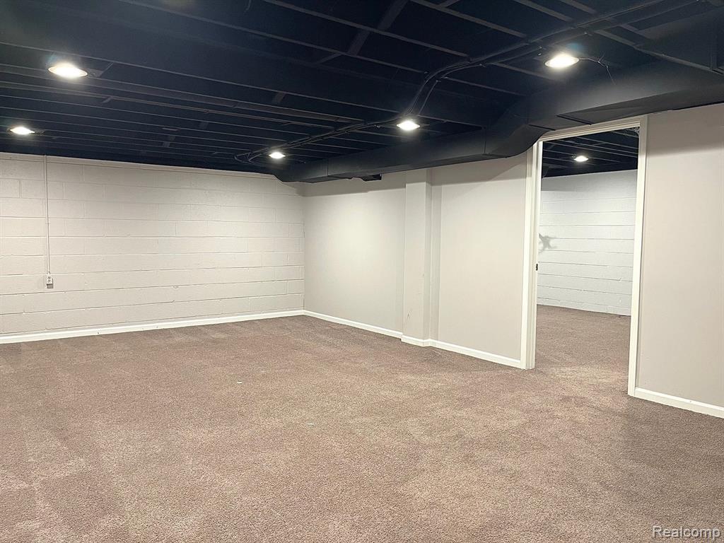 8488 ROBINWOOD Circle, Shelby Twp, MI 48317 — Photo 19
