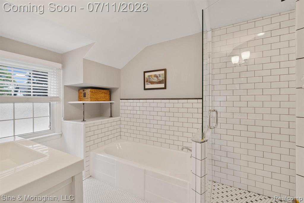 679 NEFF Road, Grosse Pointe, MI 48230 — Photo 24