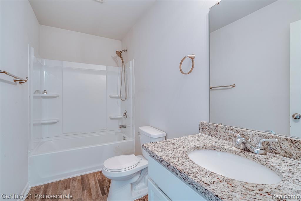 1666 Golfview Drive, Ypsilanti, MI 48198 — Photo 29
