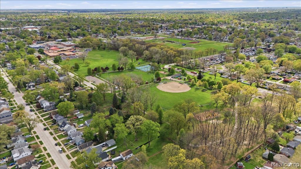 28146 Park Court, Madison Heights, MI 48071 — Photo 39