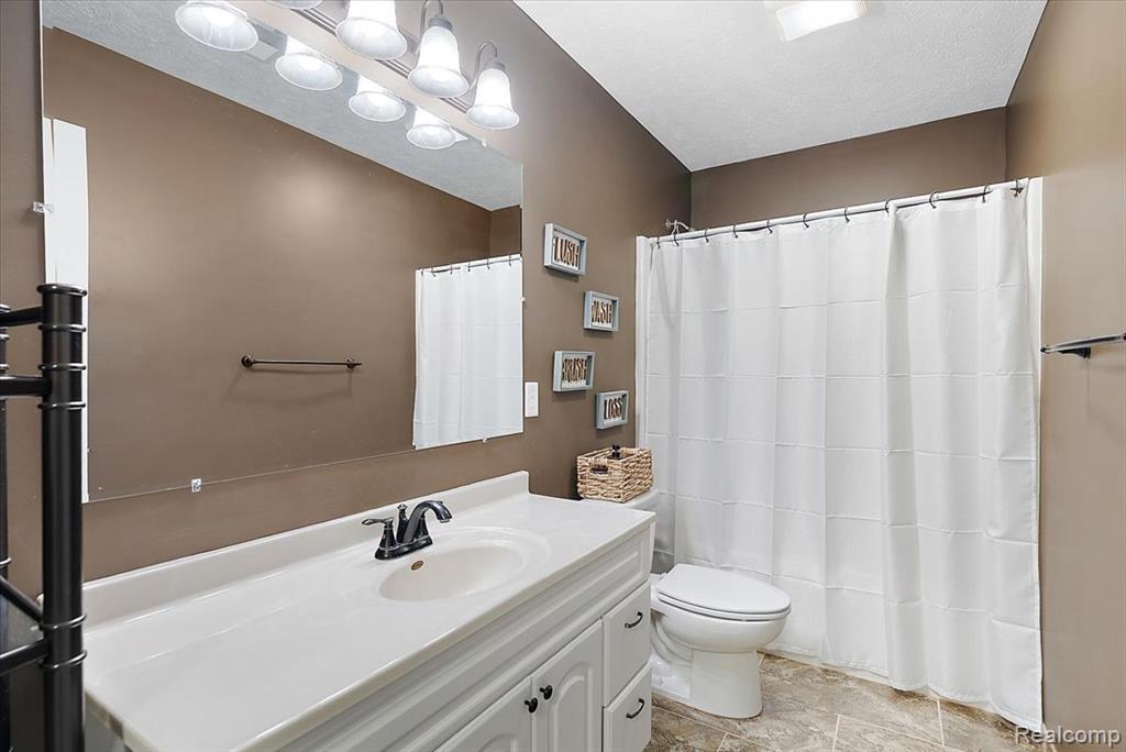 3249 Centennial Oak Drive, Hamilton, MI 49419 — Photo 19