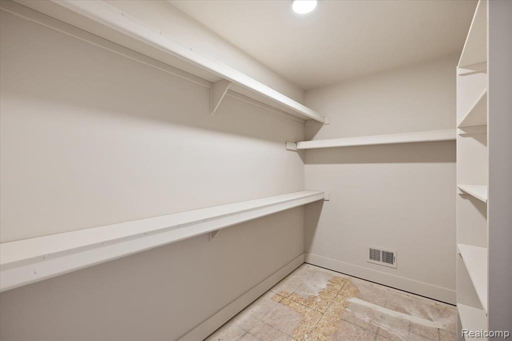 50386 Mistwood Drive, Macomb, MI 48042 — Photo 39