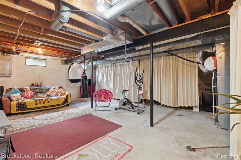 465 THORNRIDGE Drive, Rochester Hills, MI 48307 — Photo 42