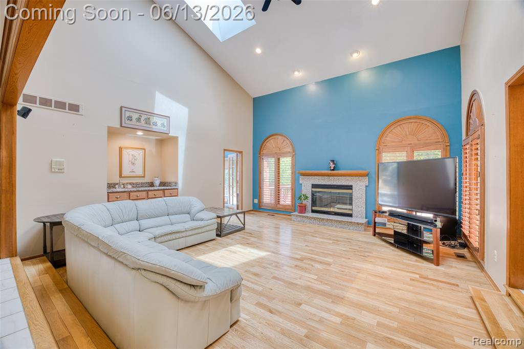 29342 Strathmore Drive, Farmington, MI 48331 — Photo 17
