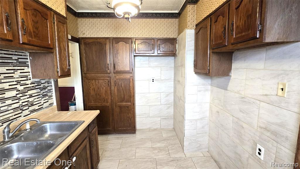 126 E Leroy Street E, River Rouge, MI 48218 — Photo 7