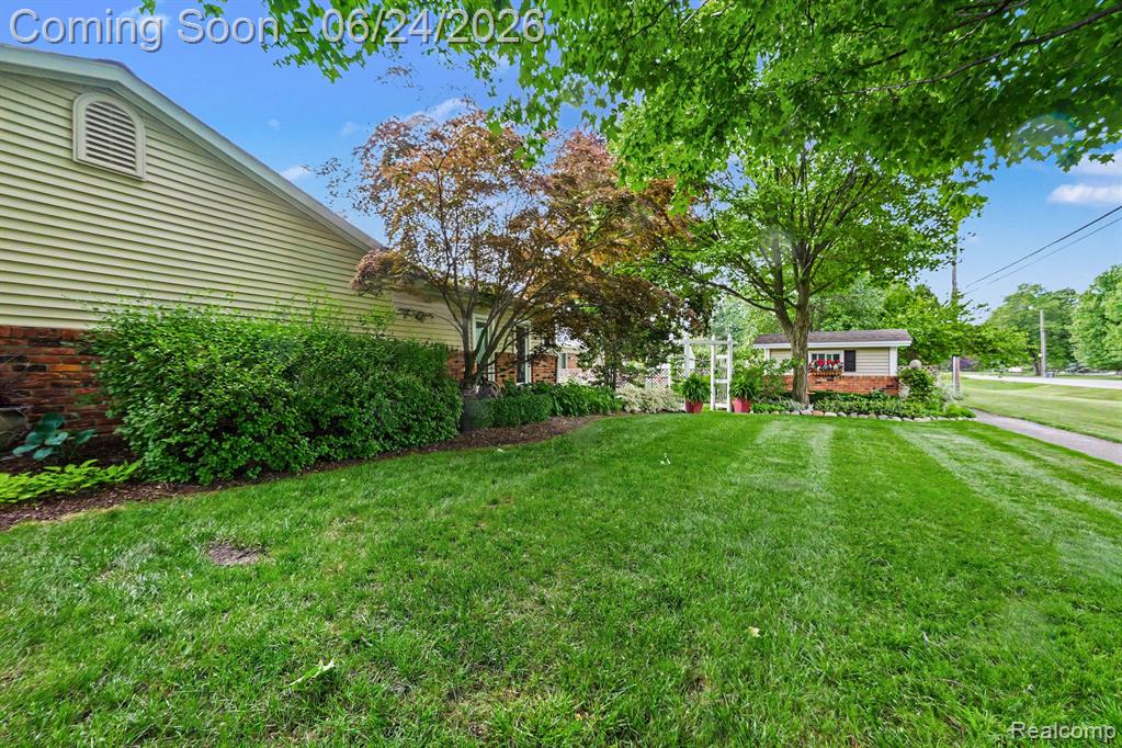 5997 Marble Drive, Troy, MI 48085 — Photo 31
