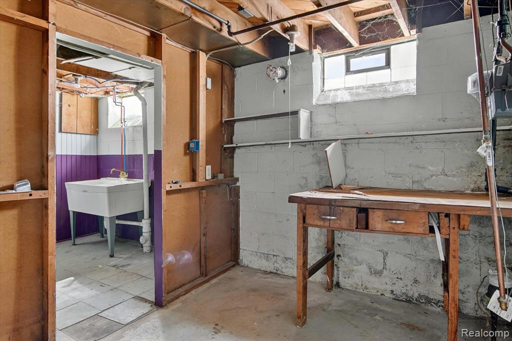 5727 E OUTER Drive, Detroit, MI 48234 — Photo 36