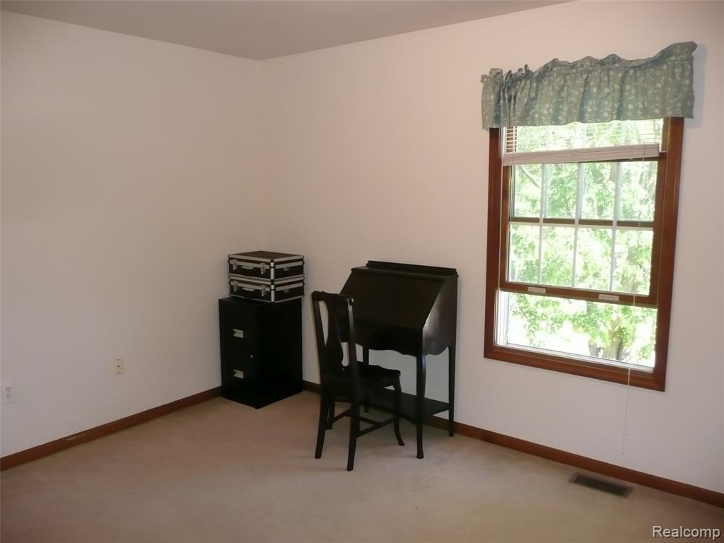 2388 Ava, Howell, MI 48843 — Photo 17