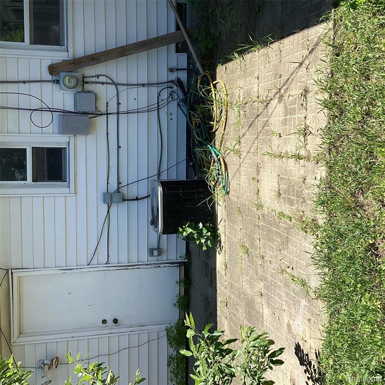 453 N Wildwood Street, Westland, MI — Photo 27