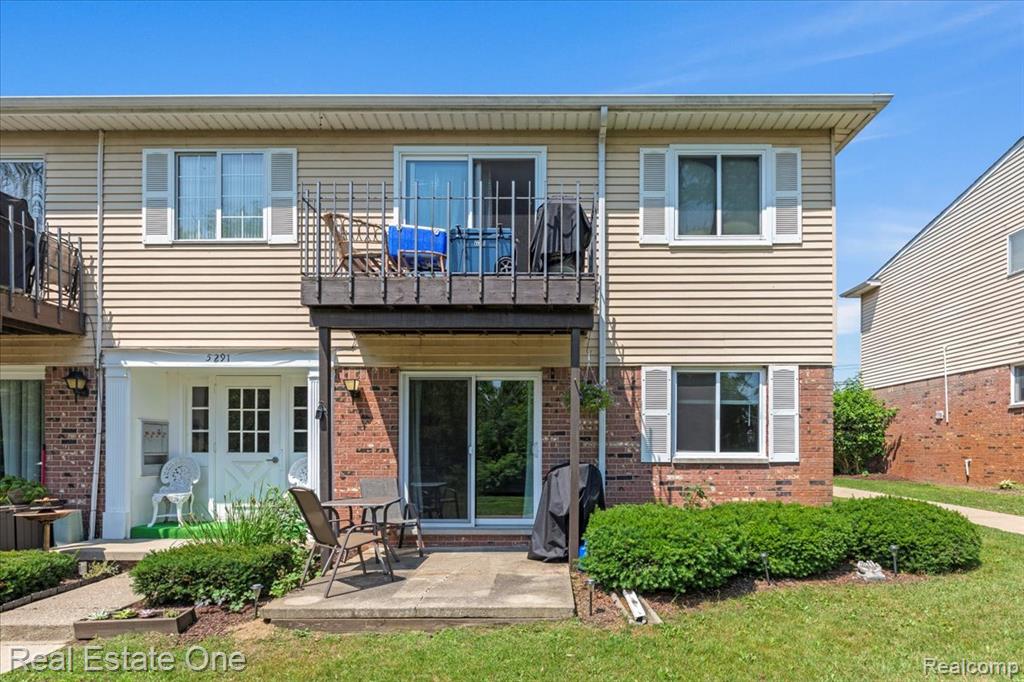 5291 Highland Road, 104, Waterford, MI 48327 — Photo 2