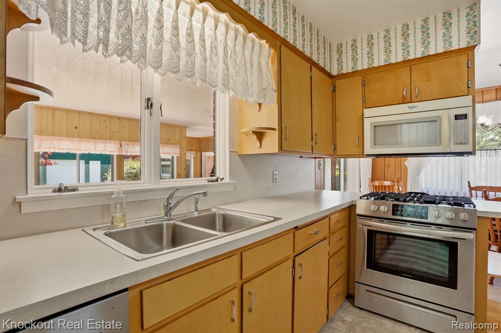 275 S Airport Road, Saginaw, MI 48601 — Photo 13