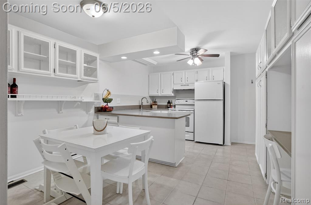 2425 Mulberry Square, 42, Bloomfield Hills, MI 48302 — Photo 11