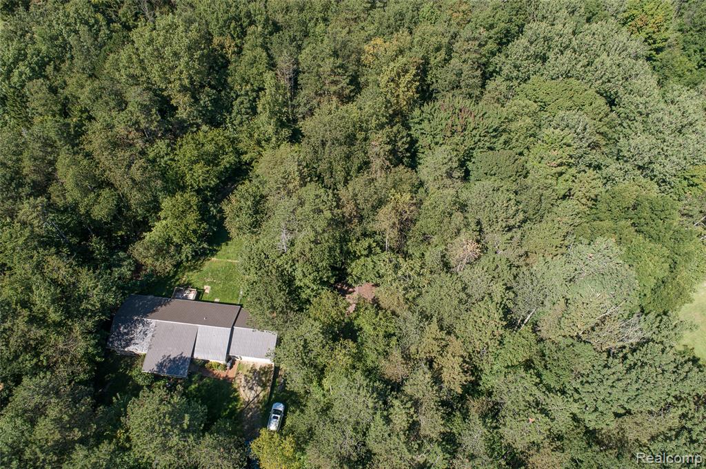 6855 Lyons Road, Imlay City, MI 48444 — Photo 11