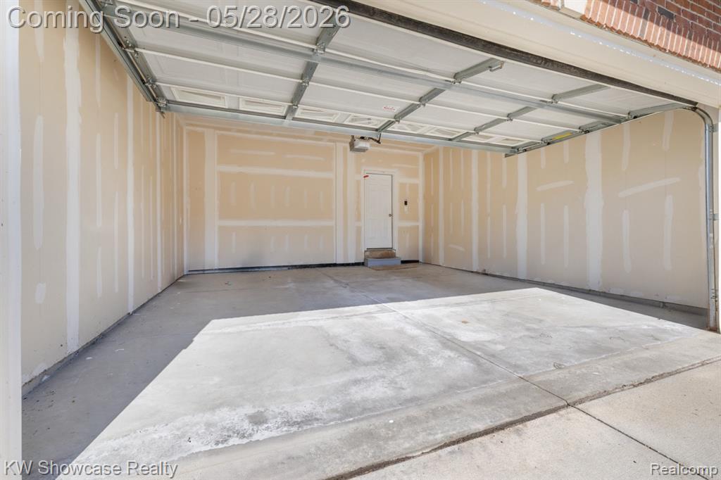 24871 Valleywood Drive, 47, South Lyon, MI 48178 — Photo 26