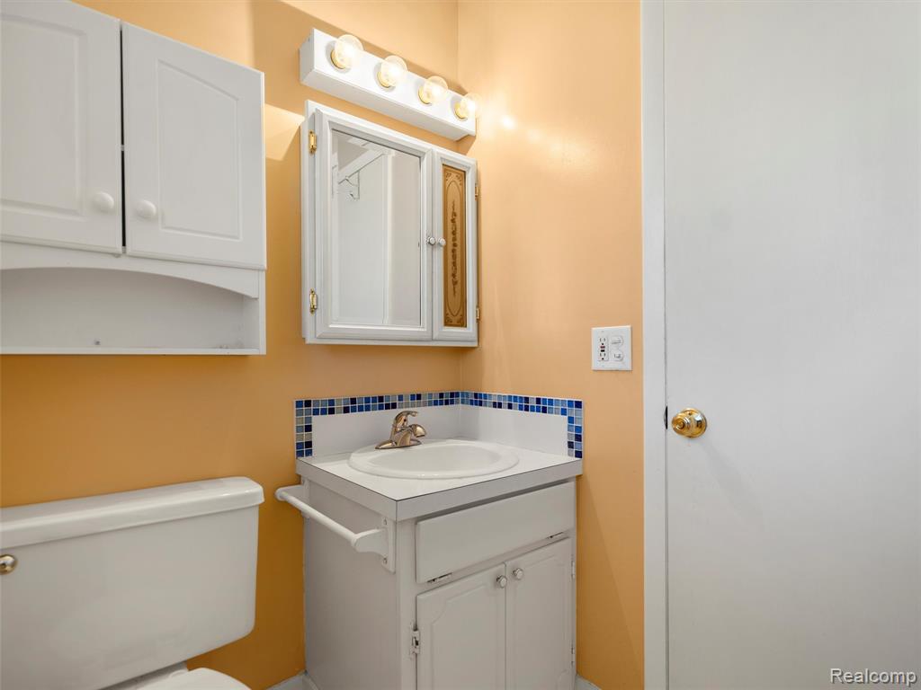 920 Grace Avenue, Rochester Hills, MI 48307 — Photo 31