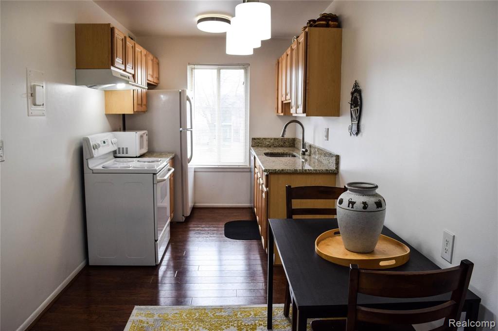 9960 ALLEN POINTE Drive, Allen Park, MI 48101 — Photo 13