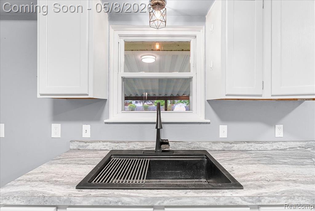 2413 Kuerbitz Drive, Lansing, MI 48906 — Photo 13