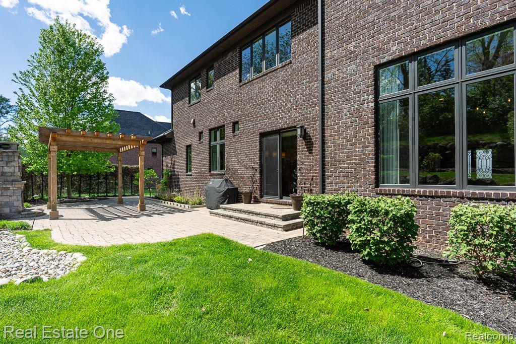 611 Wellington Circle, Rochester Hills, MI 48309 — Photo 7