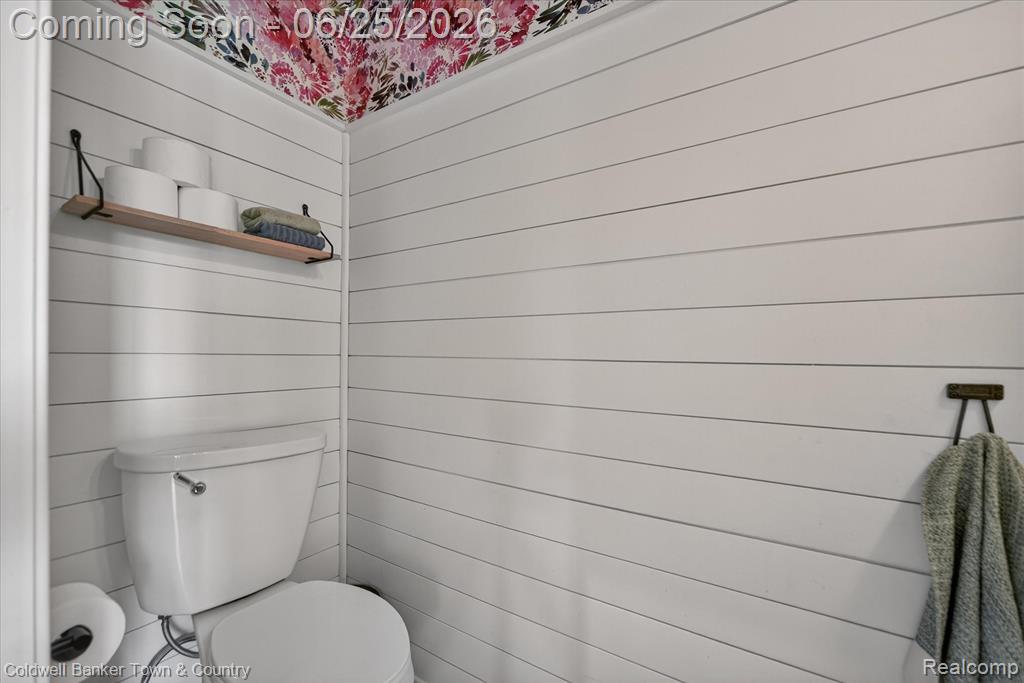 918 Gray Fox Court, Howell, MI 48843 — Photo 22