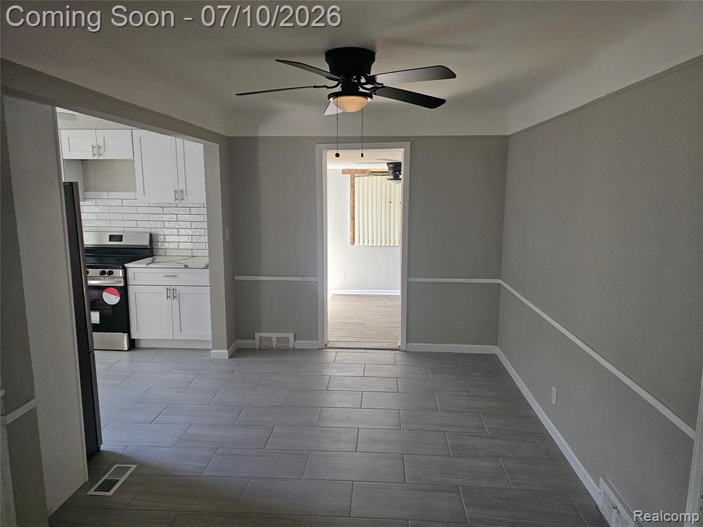 23091 SUSSEX Street, Oak Park, MI 48237 — Photo 6
