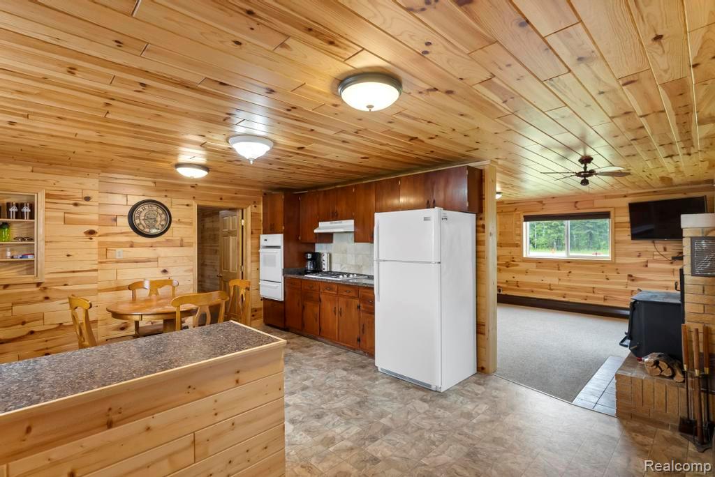 18031 State Highway M28, Newberry, MI 49868 — Photo 22